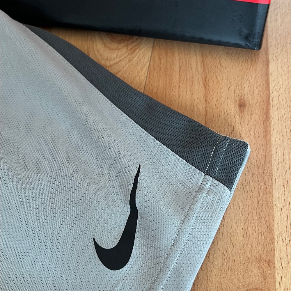 Nike Dri Fit Shorts  Size Large Three Pairs - Picture 12 of 14